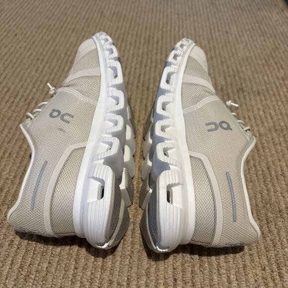 On Running Light Gray Athletic Shoes perfect condition I need a 7 - Picture 12 of 13